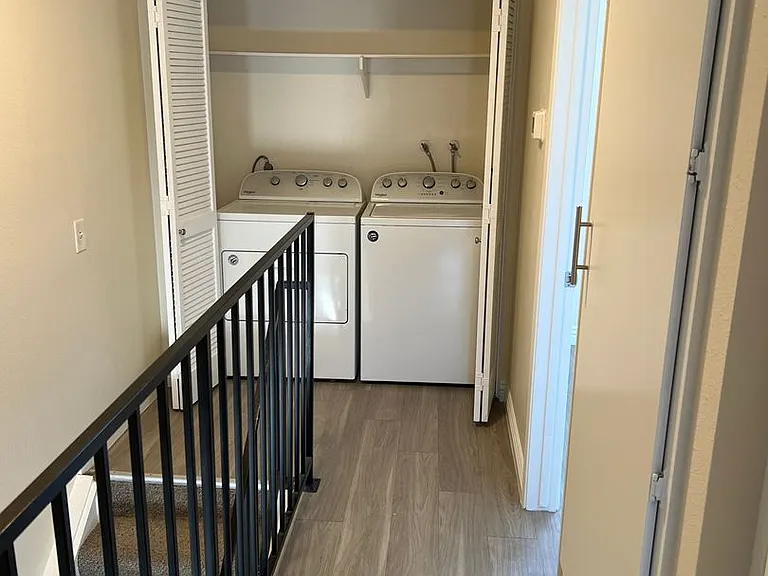 Bostonian Terrace Townhouses — Photo 8