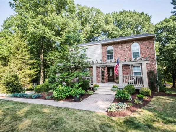 132 Bryson Rd W, Gibsonia, PA 15044