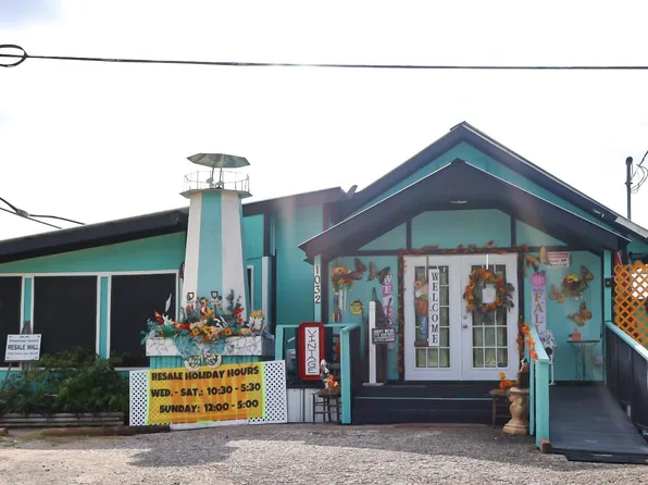 1032 Grand Ave, Bacliff, TX 77518