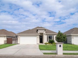 1017 W Eisenhower Ave, Alton, TX 78573