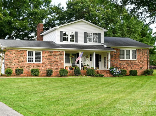 7448 Forney Hill Rd, Denver, NC 28037