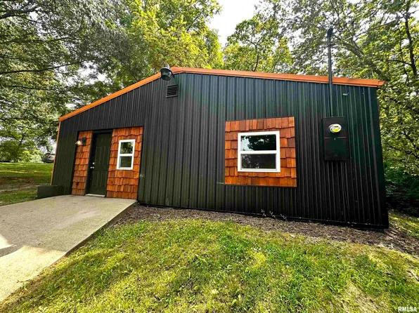 217 Short St, Harrisburg, IL 62946