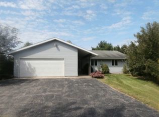 9577 Galena Rd, Bristol, IL 60512