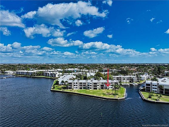 3rd image of 1950 SW Palm City Rd APT 13102