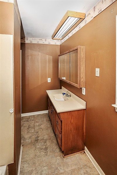 1st image of 10415 Welcome Heights Dr