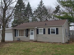 23 Hill Dr, Crystal Lake, IL 60014