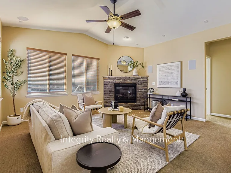 3839 Donnington Cir — Photo 3