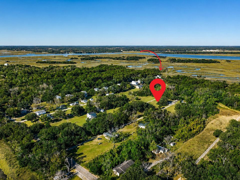 1st image of 2033 Holly Creek Rd