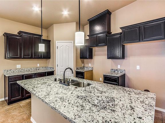 4th image of 6009 Silver Park Ave
