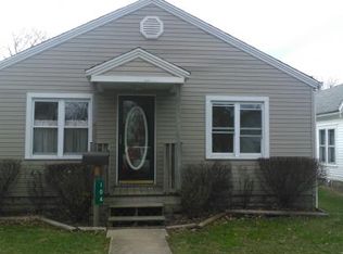 104 N Edwards St, Altamont, IL 62411