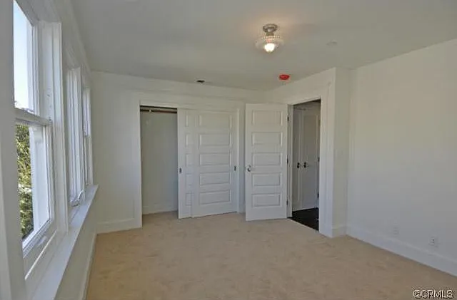 413 Emerald St — Photo 9