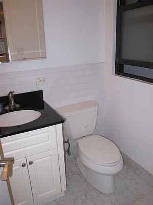 Rented by Metropolis Real Estate of Manhattan | media 29