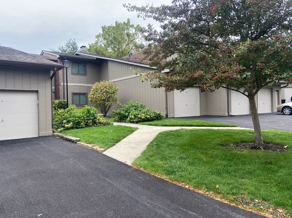 29W451 Emerald Green Dr Unit D, Warrenville, IL 60555