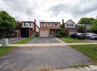 2247 Silverbirch Ct, Burlington, ON L7M3H4