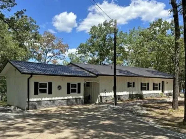 50 Air Rd, Greers Ferry, AR 72067