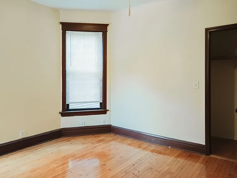 3639 1/2 N Paulina St #2 — Photo 3