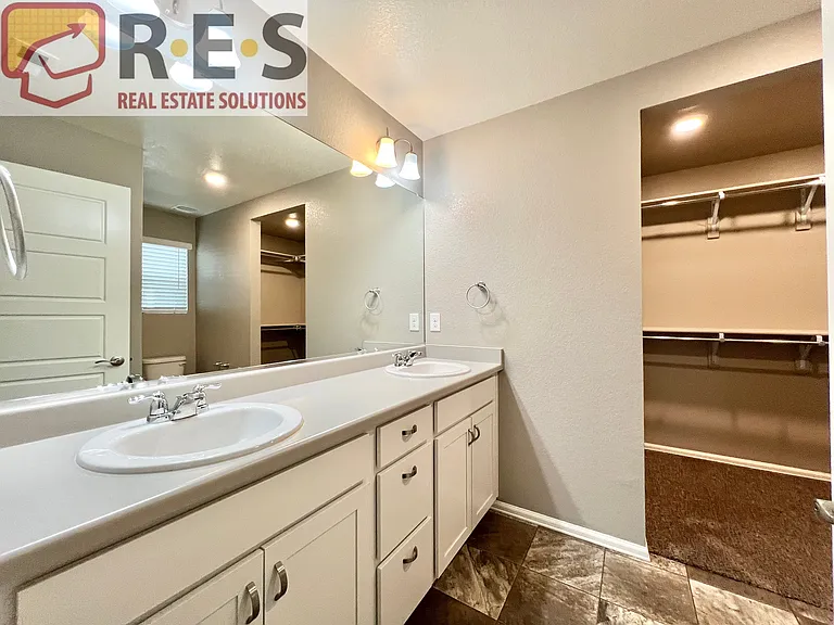 6902 Longpark Dr — Photo 13