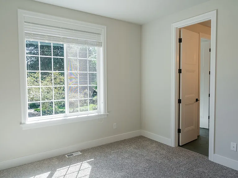 10420 NE 112th St — Photo 38