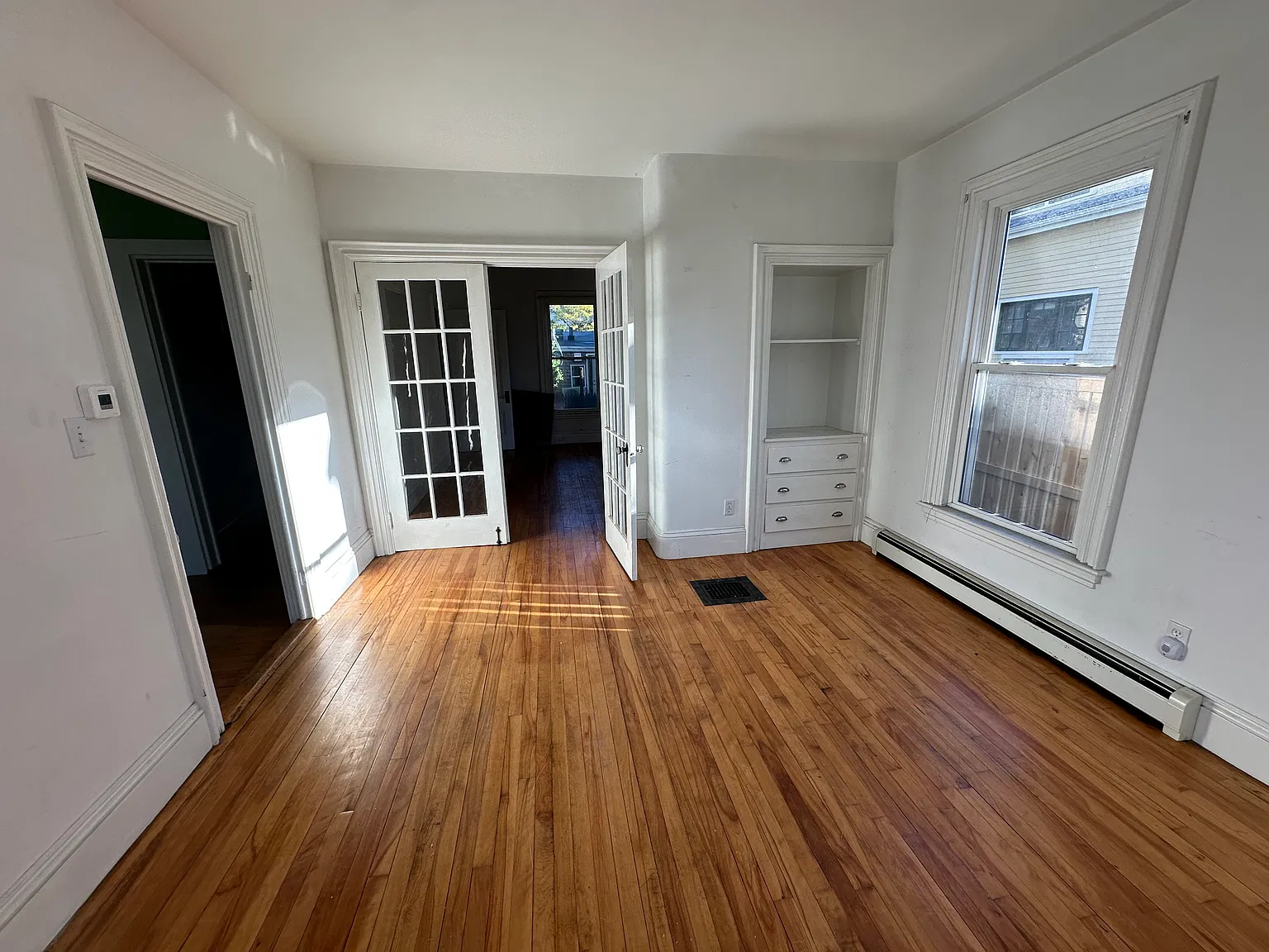 3 bed, 1.5 bath, 1566 sqft, $2,545 — Photo 3
