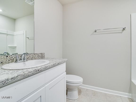 4th image of 105 Acadian Lake Dr