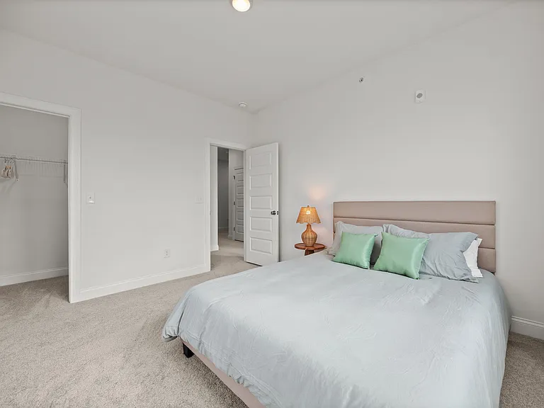 1233 S Blount St #201 — Photo 22