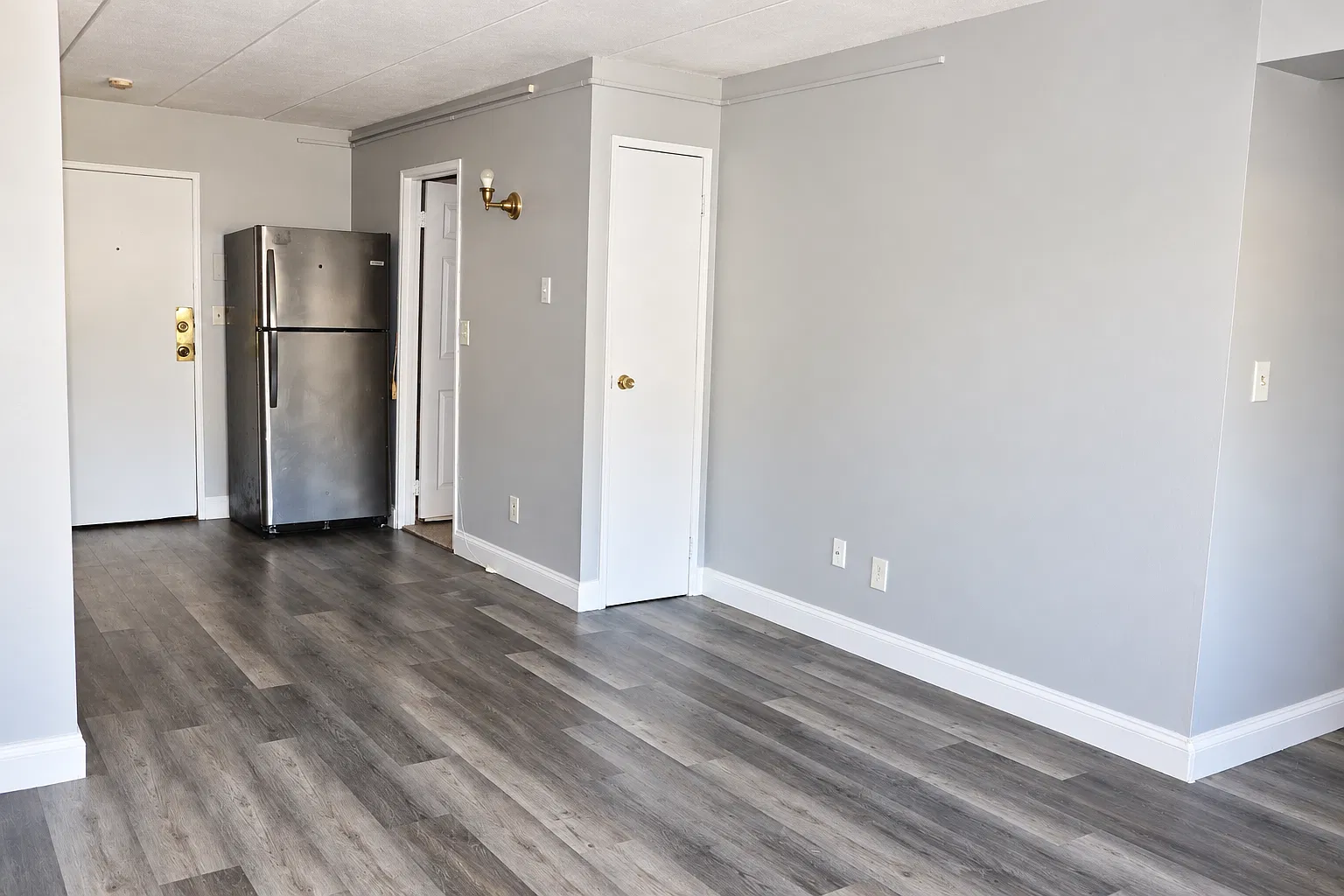 Studio, 378 sqft, $1,600 — Photo 3