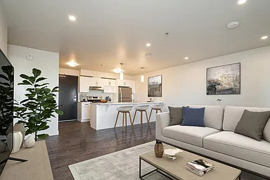 585 Ballantrae Dr — Photo 55
