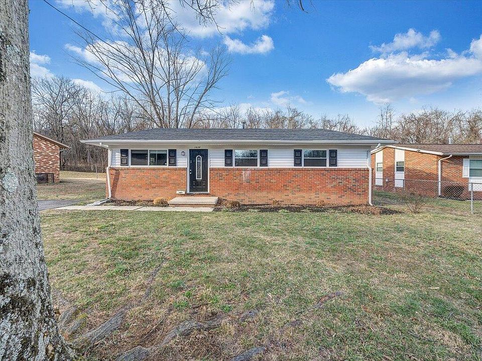 1st image of 1638 Norris Dr NW