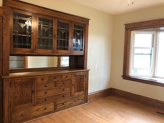 Dining Room (2)