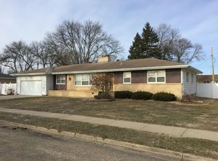 1510 Squire Ln, Aberdeen, SD 57401