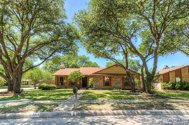 1st image of 2219 Pebble Crest Cir