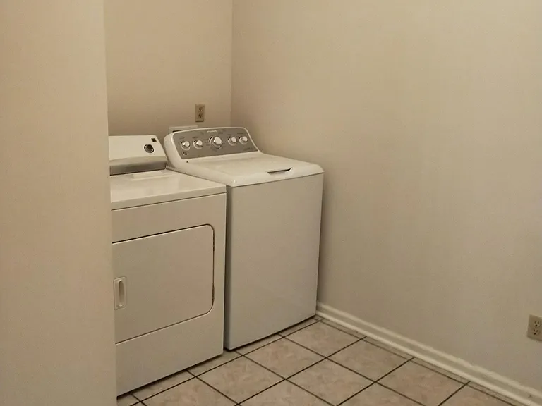 713 Chesswood Ct — Photo 17