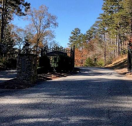 2nd image of 500 Pigeon Creek Dr