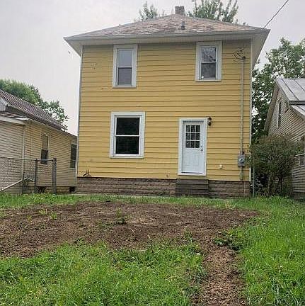 5th image of 839 S Poplar St