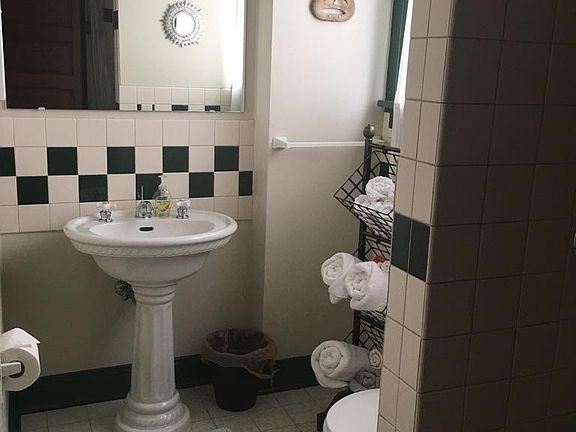 5th image of 5607 1/2 Rainier Ave S APT A