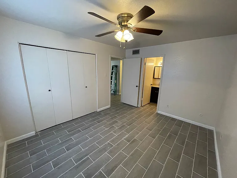 2490 W Yowell Ct #61 — Photo 10