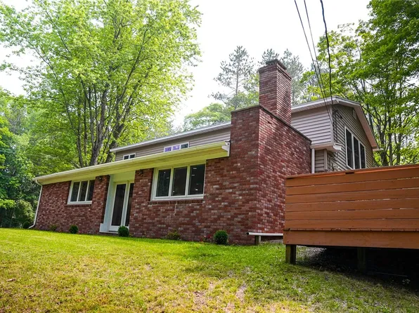 6 Fairview Ave, Andover, NY 14806