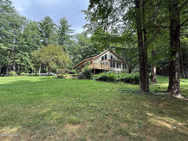2nd image of 936 Ridge Road