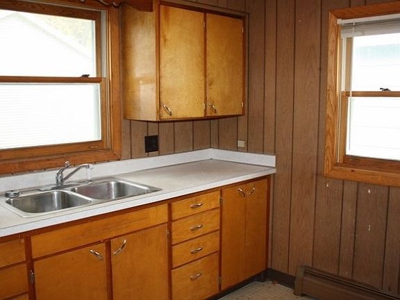 4th image of 1404 Bruley St