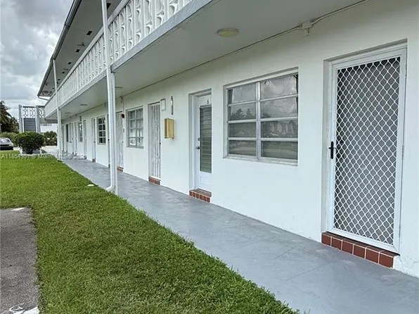 11 NE 204th St #6D, Miami, FL 33179