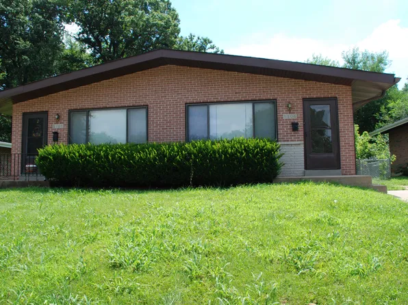 3106 Sherman Dr, Saint Ann, MO 63074