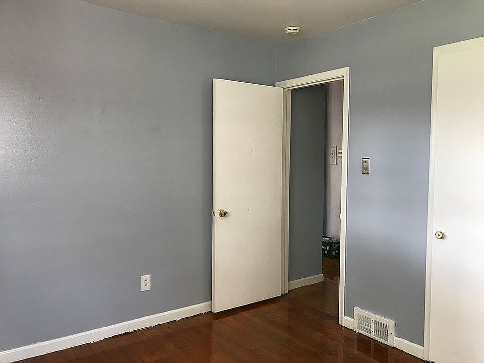 2nd image of 751 Patterson Ct