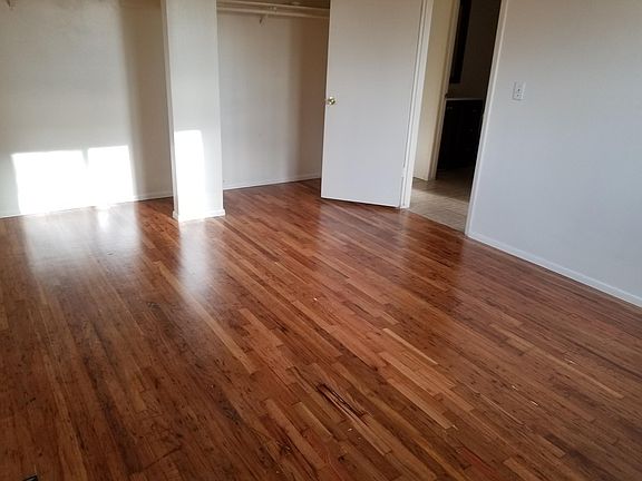 5th image of 1631 W Ivy Cir APT 4