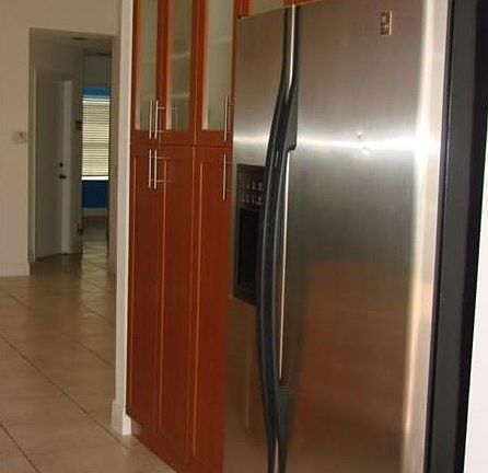 2nd image of 201 E Bayridge Dr
