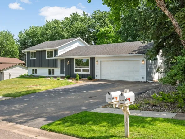 8090 159th St W, Apple Valley, MN 55124