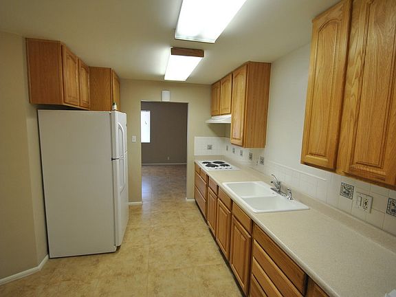 3rd image of 1834 E Delta Ave