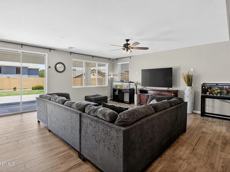 734 W Desert Seasons Dr — Photo 7