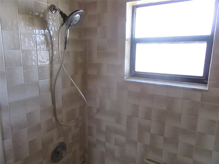 8423 Seminole Blvd #203 — Photo 39