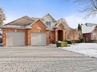 227 Clubview Dr, Amherstburg, ON N9V3Z3