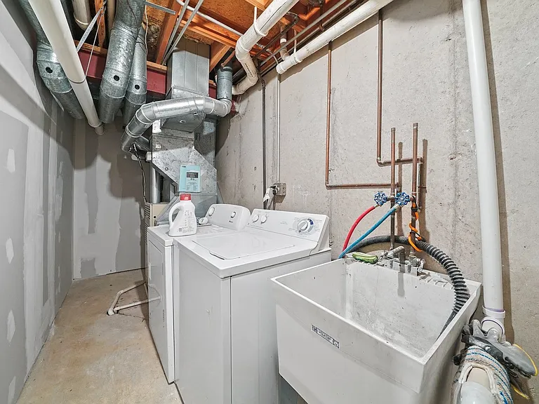 808 Shakespeare Dr — Photo 15